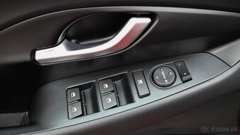 Hyundai i30 Fastback 1.4 T-GDi Comfort+, 103kW, SVK - 10