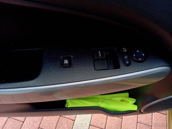 Mazda 2, 1,3L, 63kw, 2008, 151... km - 10