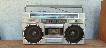 Radiomagnetofon JVC - 10