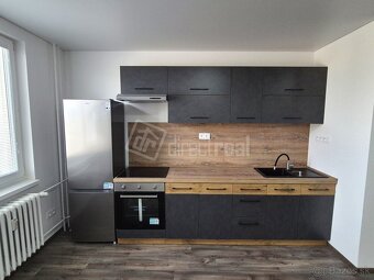 KOMPLETNE ZREKONŠTRUOVANÝ moderný 3-izb byt v centre m… - 10