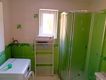 Na predaj rodinný dom s veľkým pozemkom 1968 m2 | Holumnica - 10