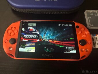 Predám PS Vita 2000 NEON ORANGE +128 Gb karta - 10