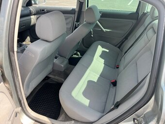 Volkswagen Passat 1.6 - 10