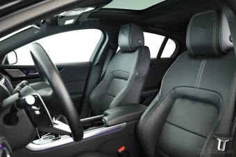 Jaguar XE - 10