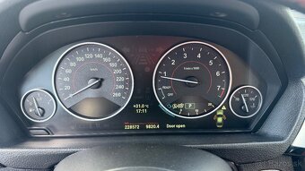 BMW Rad 3 335i xDrive A/T - 10