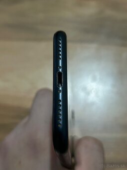 Predám Apple iPhone SE 2022 64GB Čierny Minimálne Známky - 10