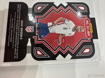 FUTBALOVÉ KARTY TOPPS FIFA 365 OBSIDIAN KARTIČKY - 10