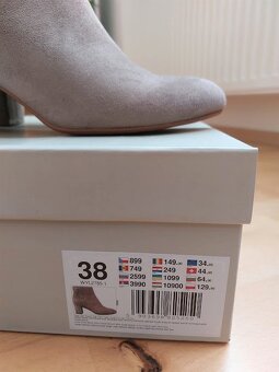 Prechodne cizmicky 38 - CCC - 10