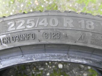 225/40 R18 - 10