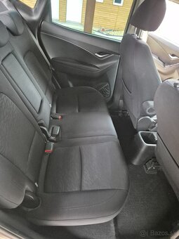 Predám Hyundai iX20 1,6i 6M, STYLE DIZAJN - 10
