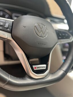 Volkswagen Passat Variant 2.0 TDI Elegance 4Motion DSG - 10