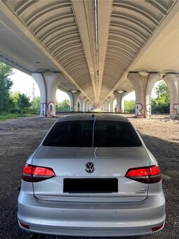 VOLKSWAGEN JETTA HIGHLINE - 10