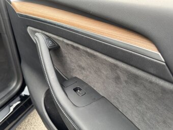 Tesla Model Y Dual Motor Long Range 378KW - 10