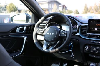 Kia Ceed SW 1.5 T-GDi Sport NEW - 10