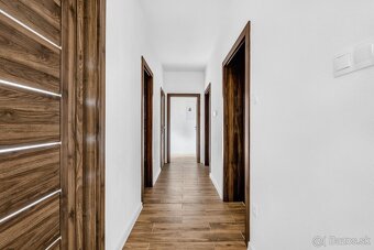 Nadštandardná 4-izbová novostavba s veľkou garážou - 10