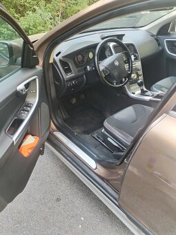 Volvo XC60 2.4D D5 AWD Summum - 10