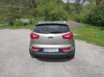 Kia Sportage 1.7 CRDi 85 kW (2011) - 10
