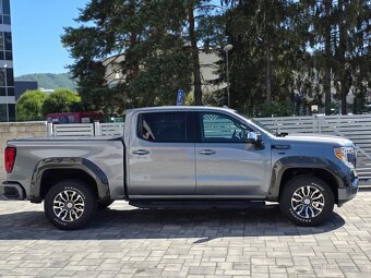 GMC Sierra 5.3L V8, 2021 AT4 výbava Full DPH - 10
