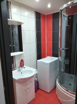 Predám 3 izbový byt v sečovciach v centre mesta - 10