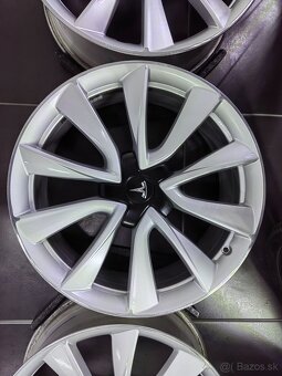 5x114.3 r19 tesla - 10