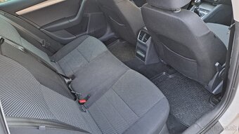 Škoda OCTAVIA Combi 2.0 TDI 4x4 xenon - 10