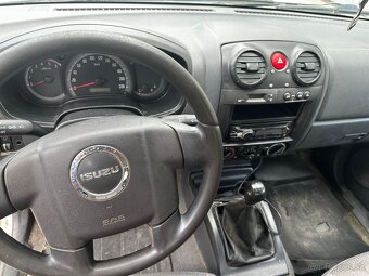 ISUZU D MAX 2,5 TD 4X4 100KW ŤAŽNÉ 3000 KG - 10