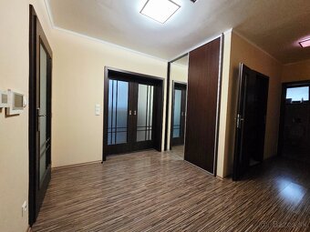 4.-izbový rodinný dom s veľkou garážou v Novej Dedinke - 10