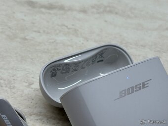 Bose QuietComfort Ultra Earbuds Silver - 10