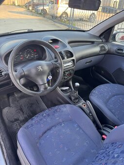 Peugeot 206 1.1 benzín - 10