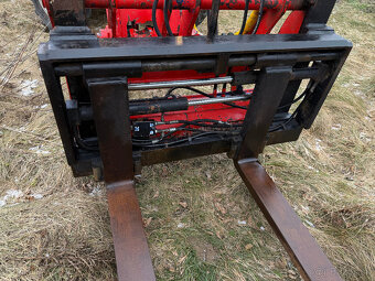 Teleskopický manipulátor Manitou MLT523 s dosahom 5 m - 10