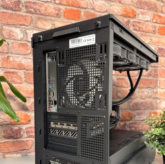 Ryzen 7 9700X\32GB\RTX 4060\SSD\850W Zdroj - 10