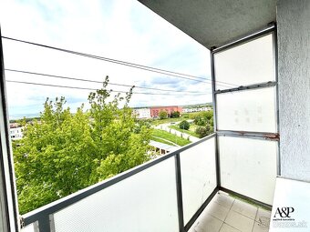 KOMPLETNE REKONŠTRUOVANÝ 2 IZBOVÝ BYT, 68m2, S. JURKOVIČA, S - 10