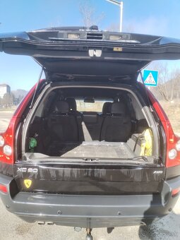 Volvo XC 90 2.4D, 120kw, manuál 6r,koža, 7 miestne, servis - 10