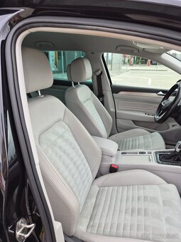 Volkswagen Passat Variant 2.0 TDI EVO Elegance DSG - 10