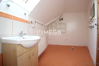 NA PREDAJ: Priestranný dvojgeneračný rodinný dom - Valaliky - 10