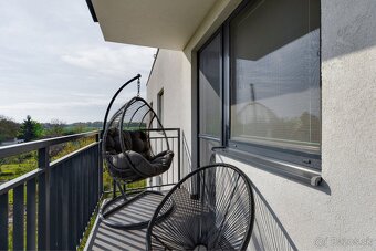 Krásny byt s veľkou obývacou izbou a výhľadom na zeleň - 10