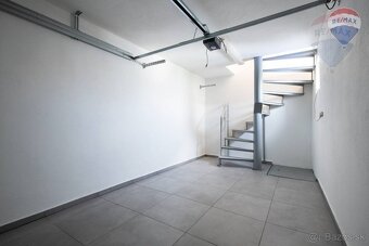 PREDAJ: OBCHODNÝ PRIESTOR, DUNAJSKÁ STREDA - ŠPORTOVÁ ULICA - 10