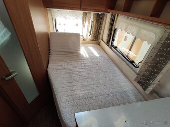 Plne sebestačný karavan Bürstner Belcanto s množstvom nadšta - 10