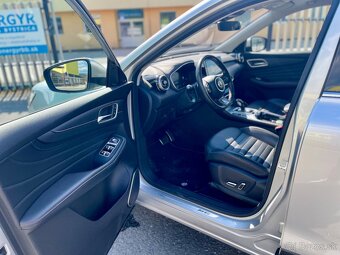 MG EHS 1.5 Plug in Hybrid, PANO, 360°, najv. LUXURY výbava - 10