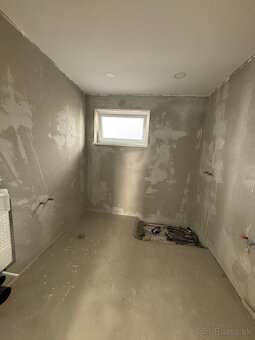 4izbová novostavba rodinného domu veľkým pozemkom - 10