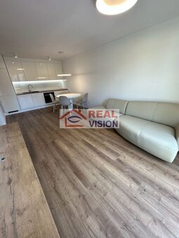 Prenájom 2 izbový byt 55m2 + 4m2 balkón novostavba zariaden - 10