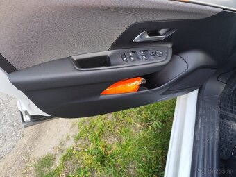 OPEL MOKKA 1,2 benzín ročník 2022 - 10