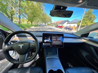 Tesla Model 3 - 10