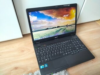 predám notebook Acer extensa 5635 / 4gb ram /250gb hdd - 10