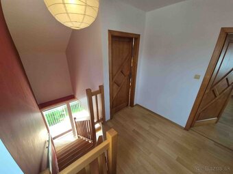Ponúkame na predaj priestranný mezonetový byt na Slánskej ul - 10