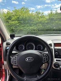 Predám Kia Ceed 1.4 16V 2007 - 10