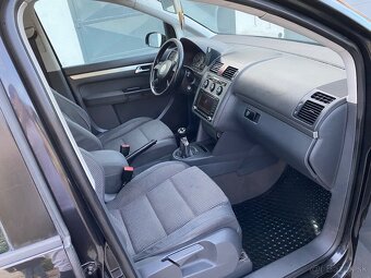 Volkswagen Touran 2.0 TDi 103Kw - 10