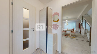 „Váš domov medzi prírodou a eleganciou" /Pekné 4 izbové býv - 10