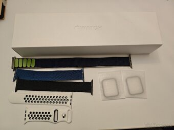 Apple iPhone Xr 64GB + Apple Watch 4 44mm 16GB - 10