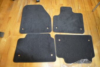 predam nove koberceky do LR Discovery - 10